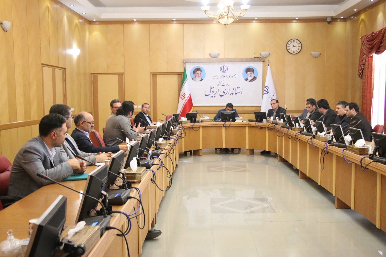 اولین جلسه هیئت‌مدیره با هیئت امناء کانون کارآفرینان برتر رسمی استان اردبیل